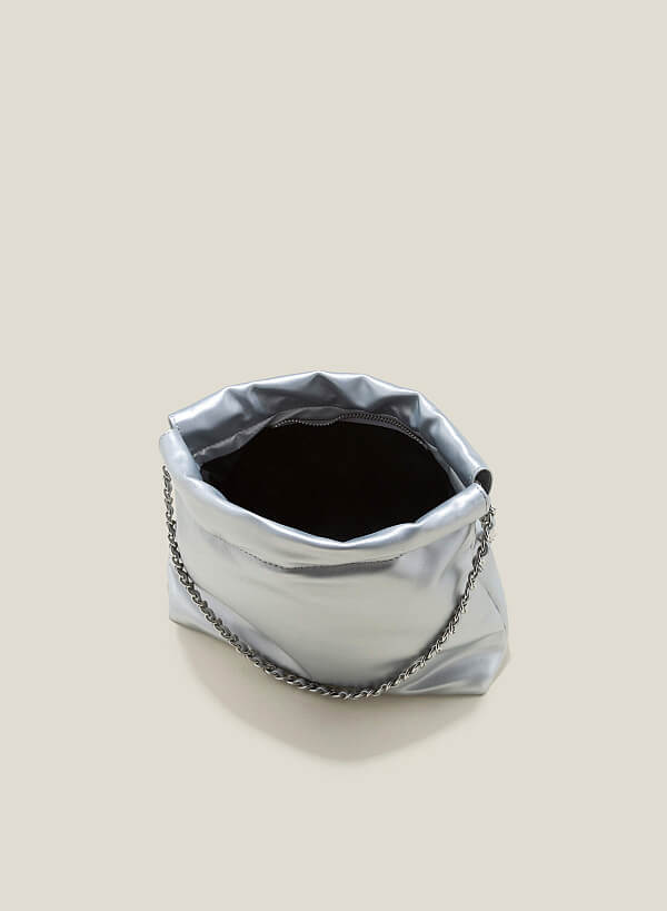Túi đeo vai miệng rút nhấn xích - SHO 0236 - Màu bạc - VASCARA