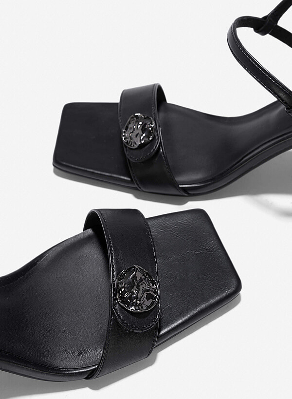 Giày sandals nhấn khóa trang trí - SDN 0791 - Màu đen - VASCARA