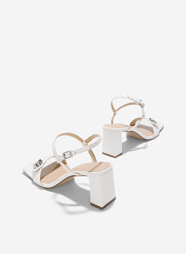 Giày sandals nhấn khóa trang trí - SDN 0791 - Màu trắng - VASCARA