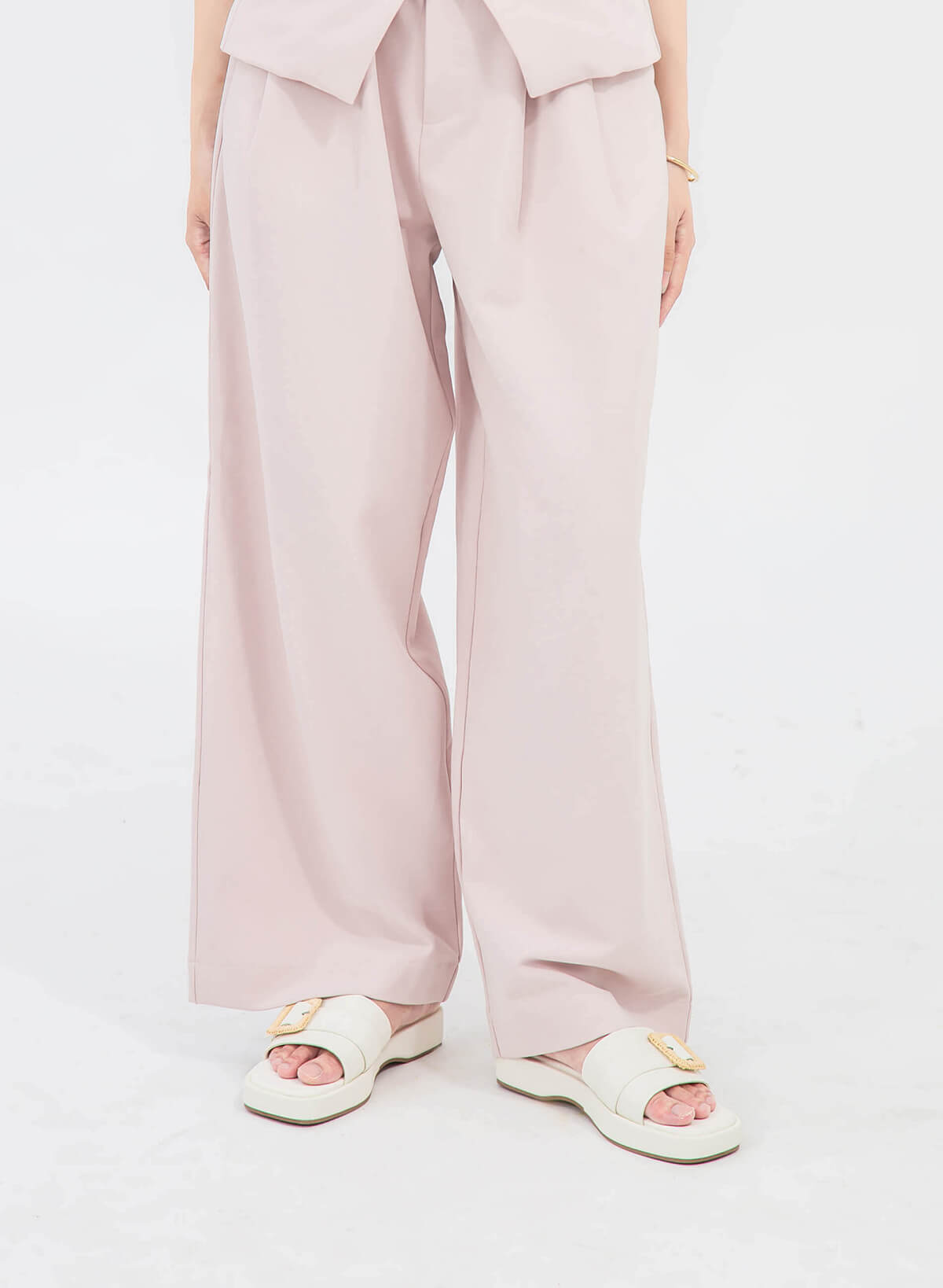 Wide Straps Woven Lock Décor Platform Slippers - FLI 0194 - White - vascara.com