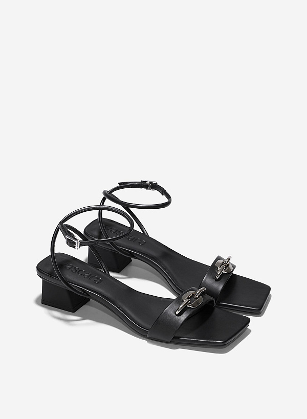 Giày sandals ankle trap nhấn khóa trang trí - SDN 0787 - Màu đen - VASCARA
