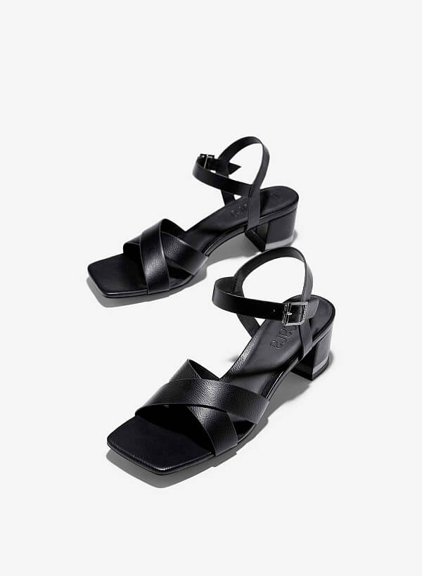 Giày sandals quai chéo nhấn đế metallic - SDN 0789 - Màu đen - VASCARA