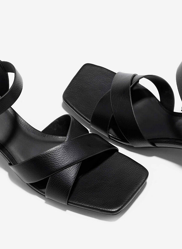 Giày sandals quai chéo nhấn đế metallic - SDN 0789 - Màu đen - VASCARA