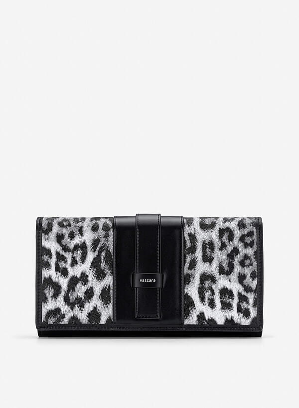 Clutch cầm tay phối họa tiết vân da báo
