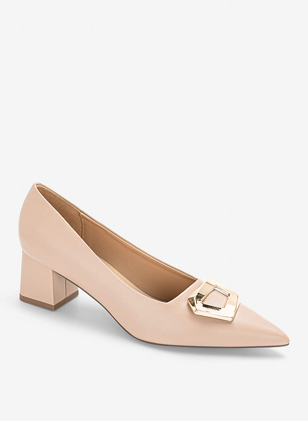 Giày bít mũi nhọn trang trí hình khối cách điệu