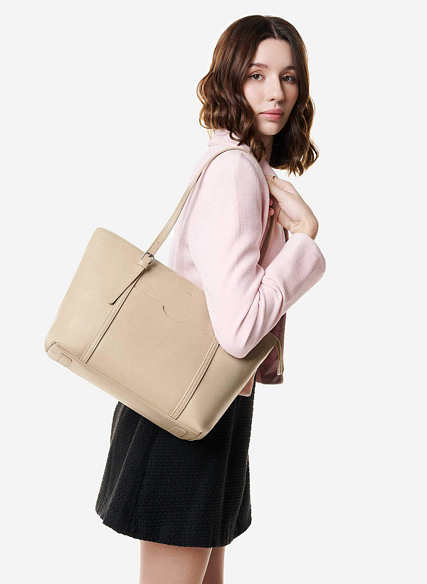 Túi đeo vai nhấn khóa gài trang trí