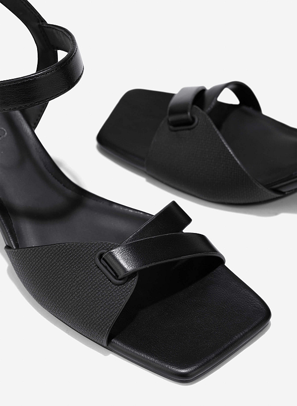 Knot Strap Block Heeled Sandals - PUM 0802 - Black - VASCARA