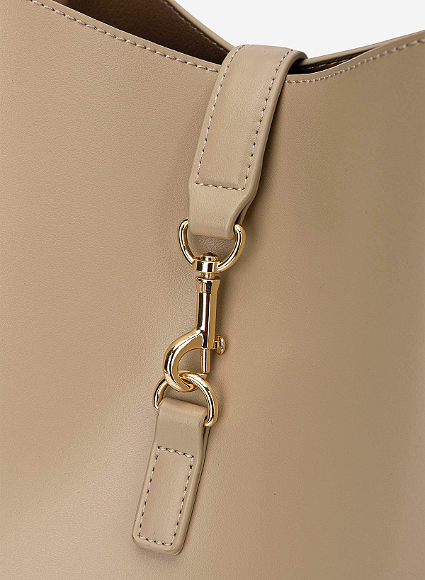 Lasp Lock Soft Shoulder Bag - TTE 0191 - Beige - VASCARA