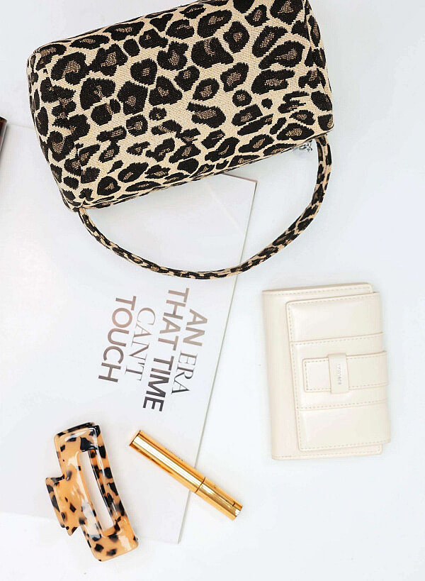 Safari pouch - GIF 0085 - Leopard - VASCARA