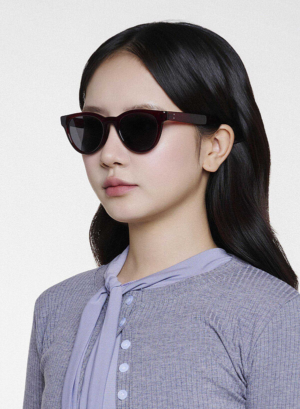Kính mát dáng wayfarer Tiffany