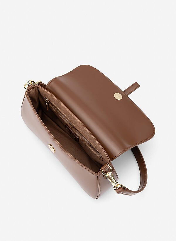 Túi đeo vai nắp gập nhấn buckle - SHO 0300 - Màu nâu - VASCARA