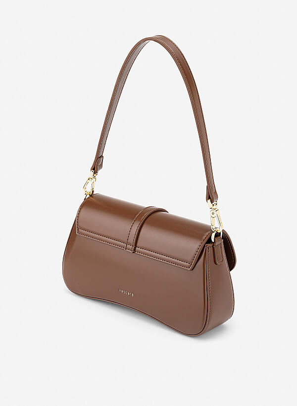 Túi đeo vai nắp gập nhấn buckle - SHO 0300 - Màu nâu - VASCARA