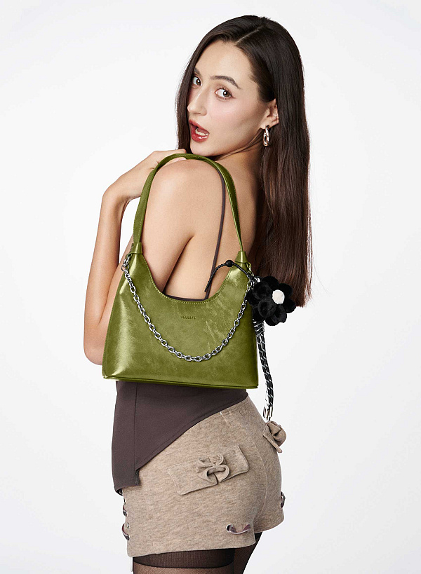 Charm dây hoạ tiết phối hoa đen