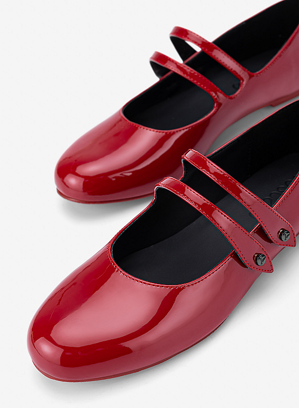 Giày ballerina mary janes quai đôi đính nút tán kim loại - GBB 0443 - Màu đỏ - VASCARA