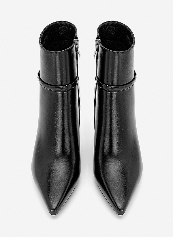 Giày boots gót nhọn quai gài trang trí - BOT 0945 - Màu đen - VASCARA