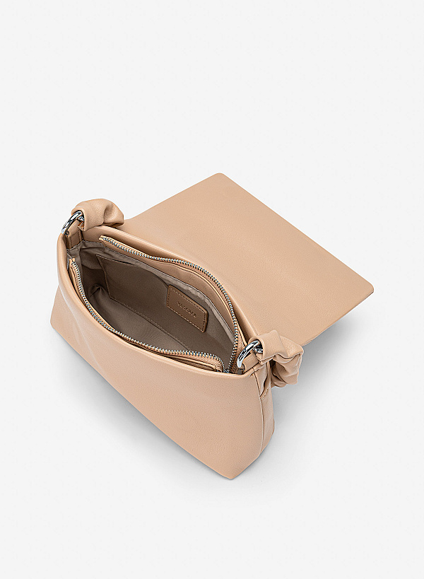 Túi đeo vai gấp nếp quai nhún - SHO 0299 - Màu be - VASCARA