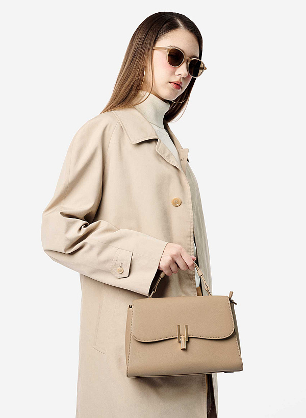 Túi xách nắp gập cách điệu phối khóa gài - SAT 0346 - Màu be - VASCARA
