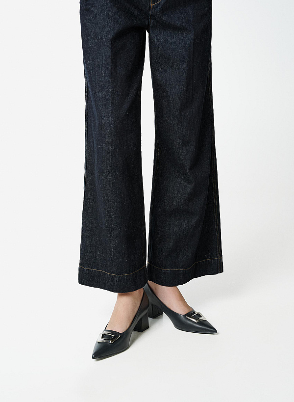 Giày bít mũi nhọn trang trí hình khối cách điệu