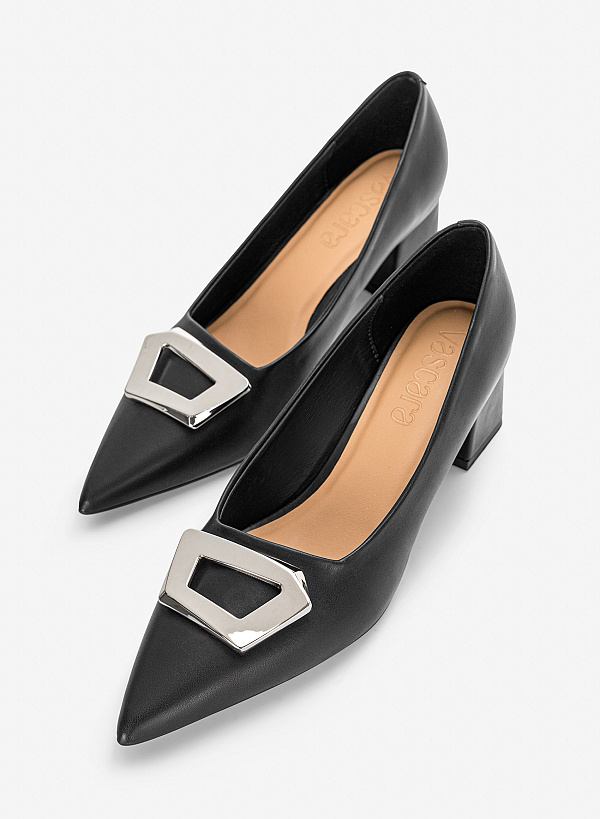 Giày bít mũi nhọn trang trí hình khối cách điệu - BMN 0749 - Màu đen - VASCARA