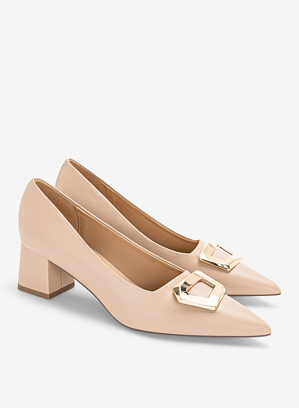 Giày bít mũi nhọn trang trí hình khối cách điệu - BMN 0749 - Màu kem - VASCARA