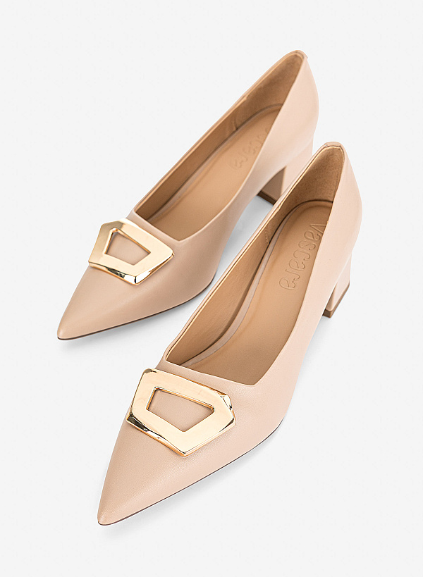 Giày bít mũi nhọn trang trí hình khối cách điệu - BMN 0749 - Màu kem - VASCARA