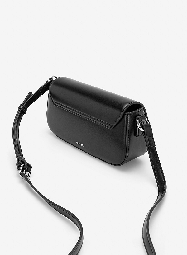 Túi đeo vai nắp gập cách điệu nhấn khóa gài - SHO 0304 - Màu đen - VASCARA