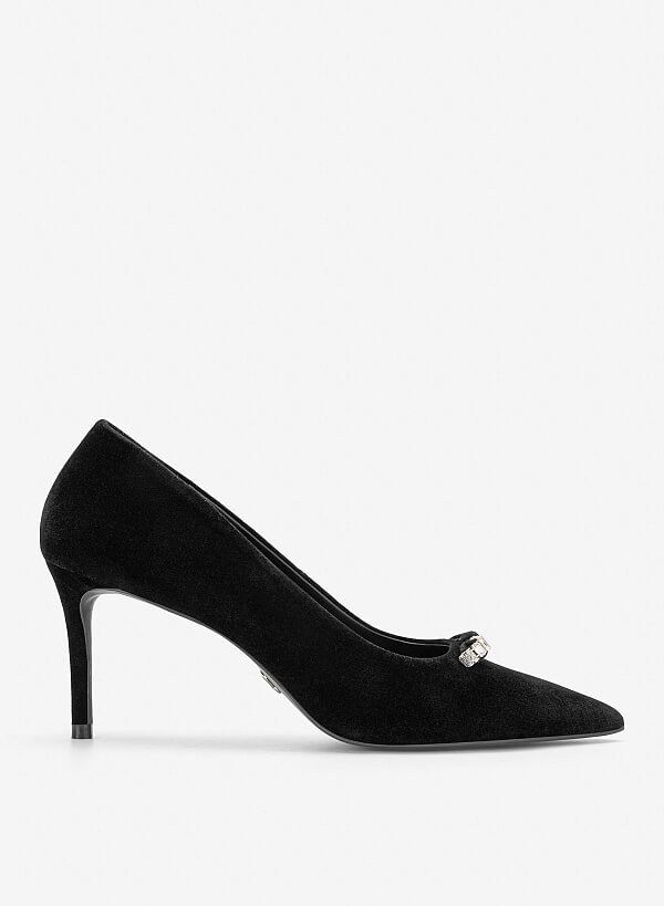 Giày bít mũi velvet đính đá trang trí