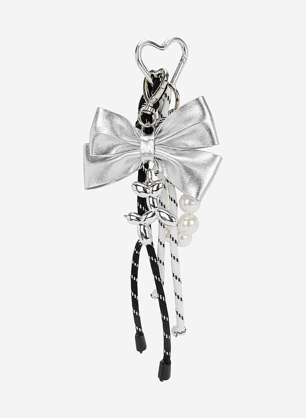 Charm dây nơ bạc phối ngọc trai - CHM 0053 - Màu trắng đen - VASCARA