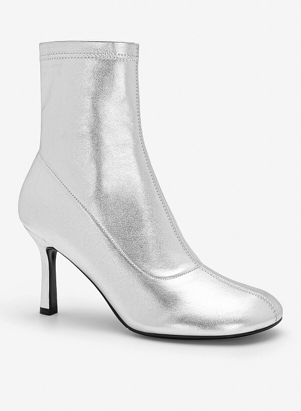 Giày boots mũi tròn cổ cao
