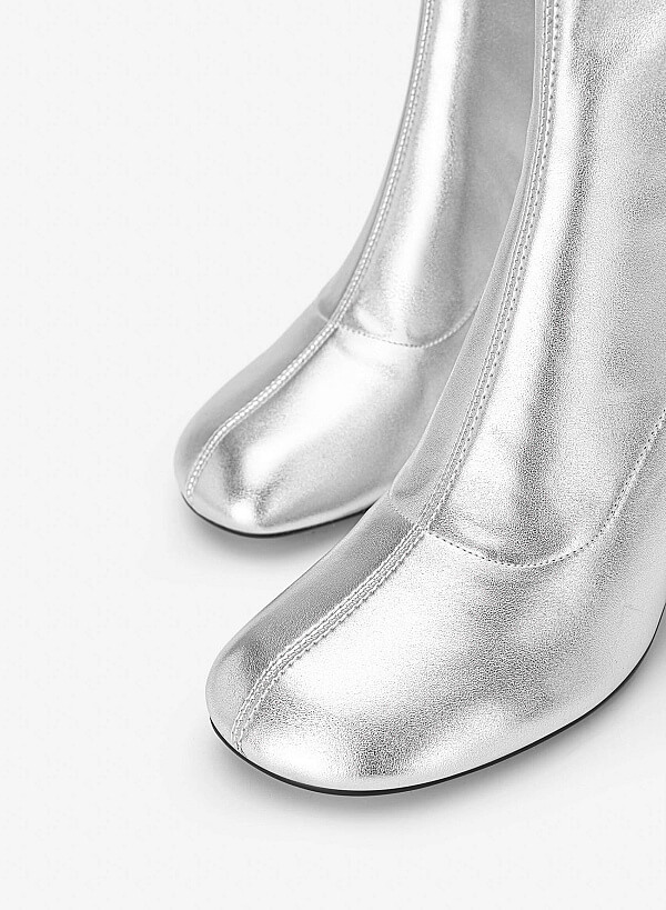 Giày boots mũi tròn cổ cao - BOT 0950 - Màu bạc - VASCARA