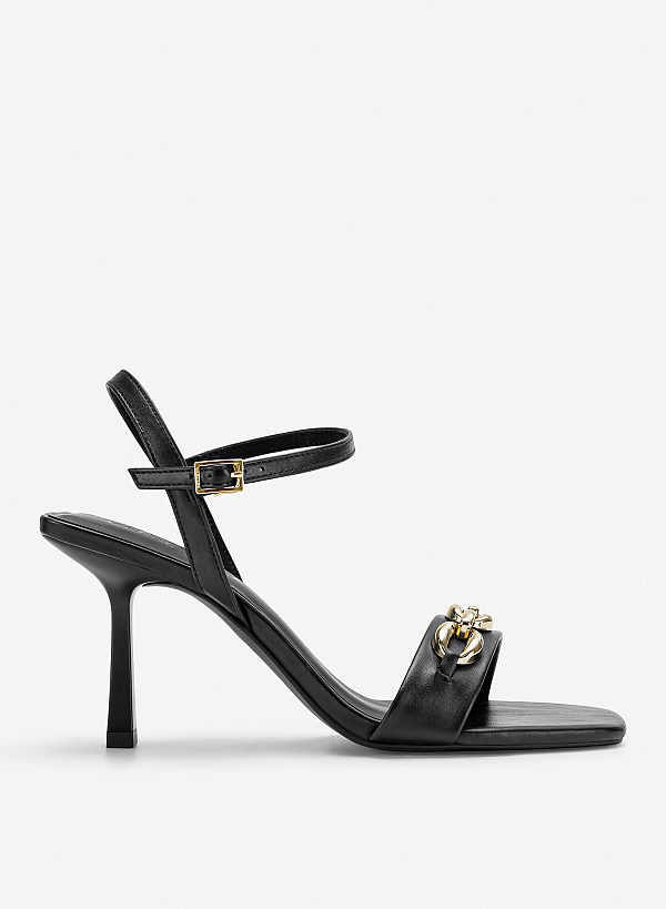 Giày sandals cao gót phối dây xích trang trí