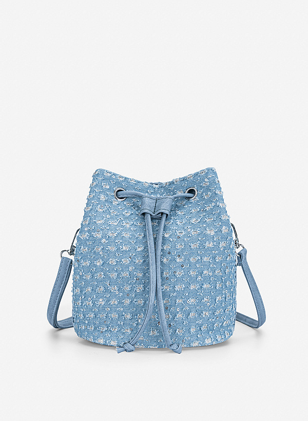 Túi bucket cách điệu phối sequin A Sparkle