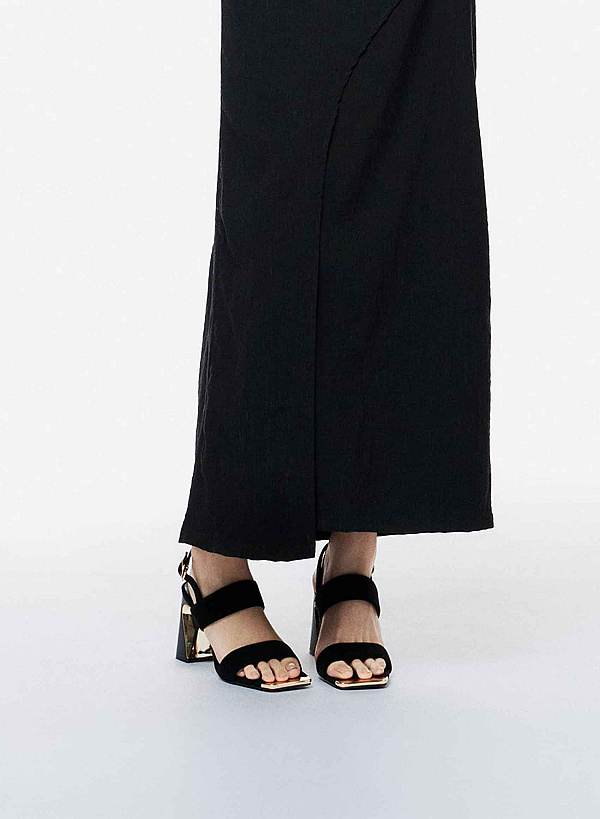 Block heel sandals nhấn trang trí kim loại
