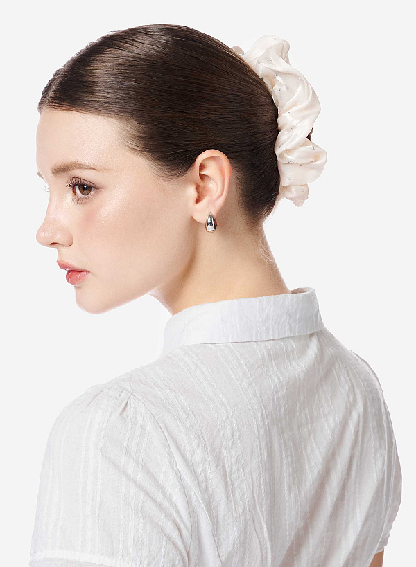Scrunchie họa tiết chấm bạc lấp lánh - HSS 0001 - Màu kem - VASCARA