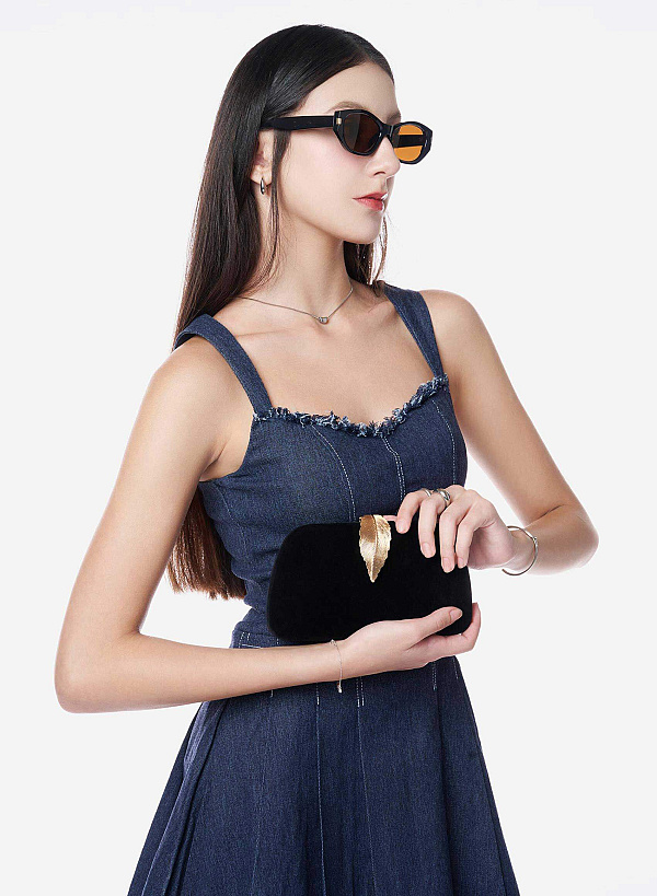 Clutch cầm tay nhấn khóa lá sang trọng